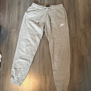 SOLD
Nike grey sweat pants women’s small